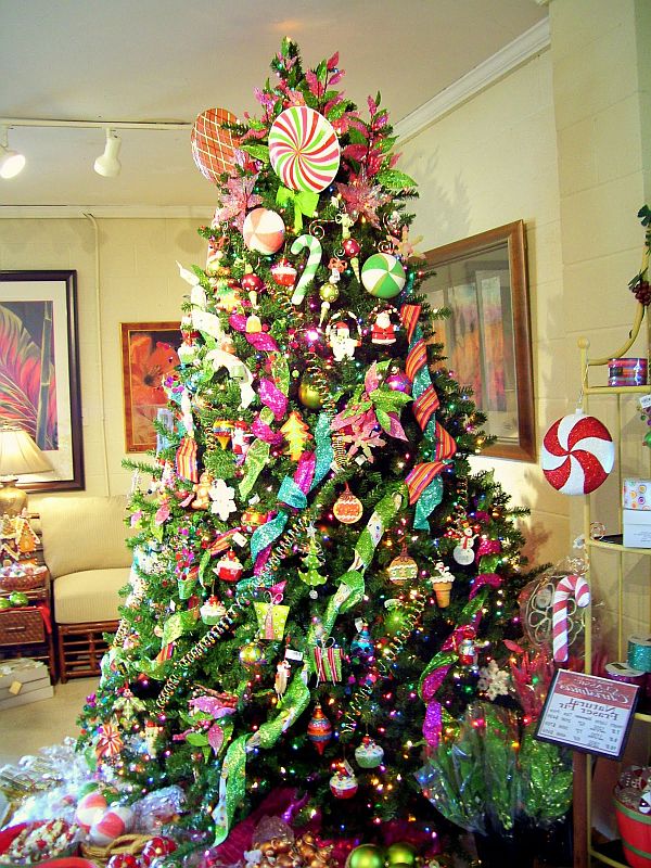 3 Christmas Trees Designed With Themes - Woodsy, Modern, and