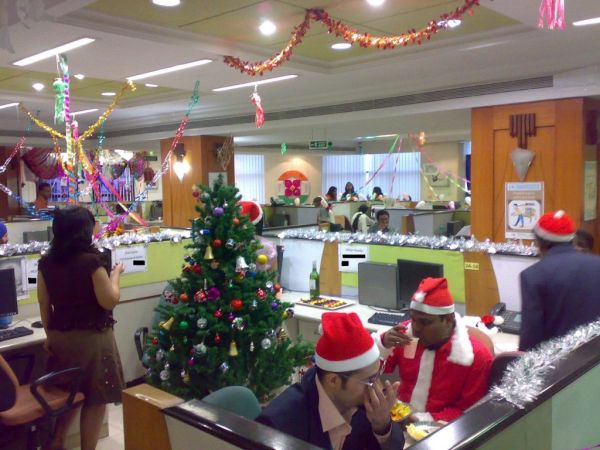 Christmas Decorations For Businesses Offices