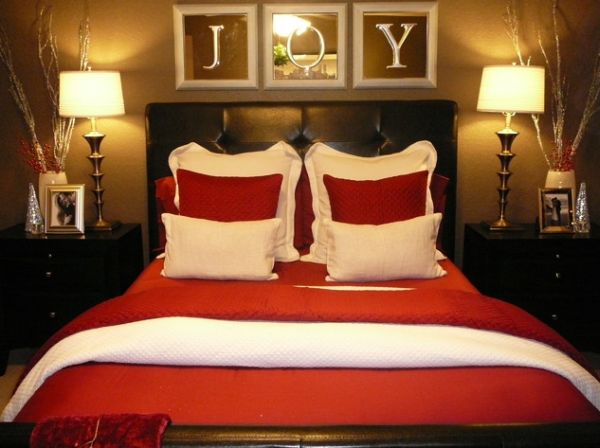 Red and white bedrom idea for Christmas