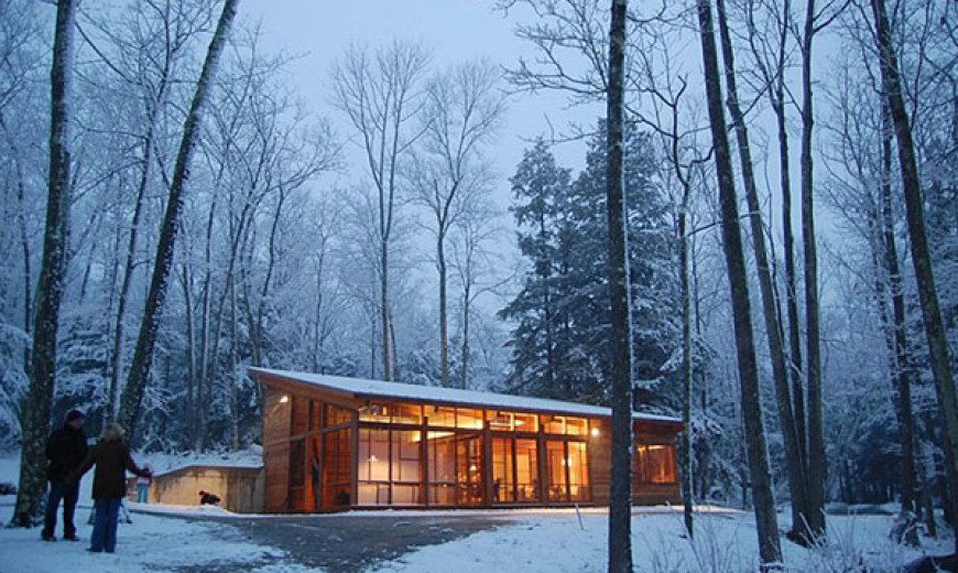 Compact One-Room Cabin in Massachusetts is Impressive