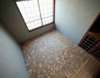 Puzzling Designed Bedroom Floor with Timber Offcut Scraps