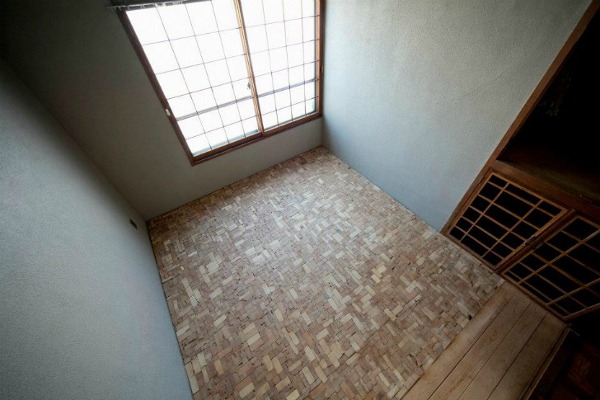 Puzzling Designed Bedroom Floor 1