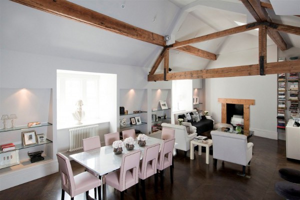 Top-Floor-2-Bedroom-Love-Nest-in-Kensington-Church-Court-London-2