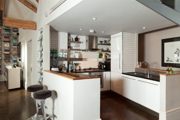 Top-Floor-2-Bedroom-Love-Nest-in-Kensington-Church-Court-London-4