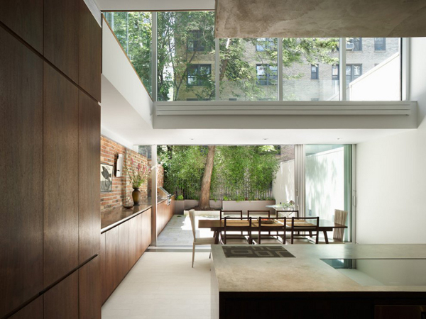 Urban Town House by Peter Gluck 2