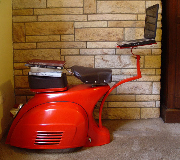 Vespa-Sprint-Workstation-1