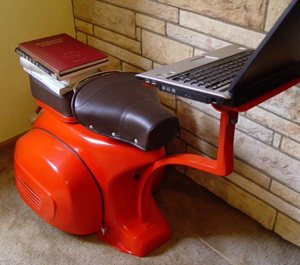 Vespa Sprint Workstation 2