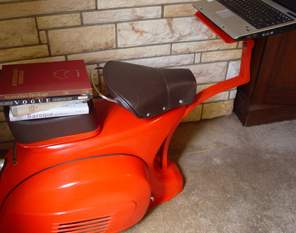 Vespa Sprint Workstation 3