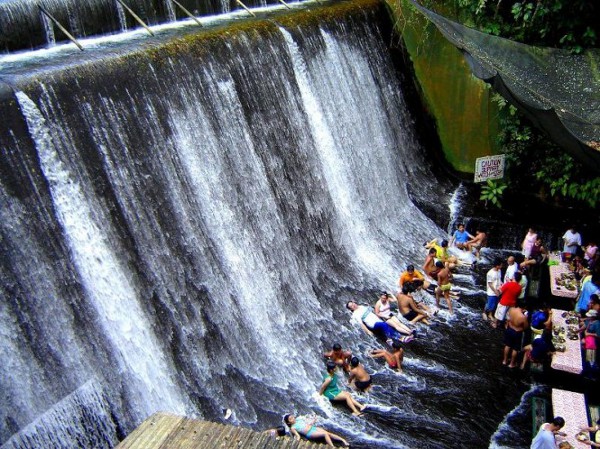 Villa Escudero 2