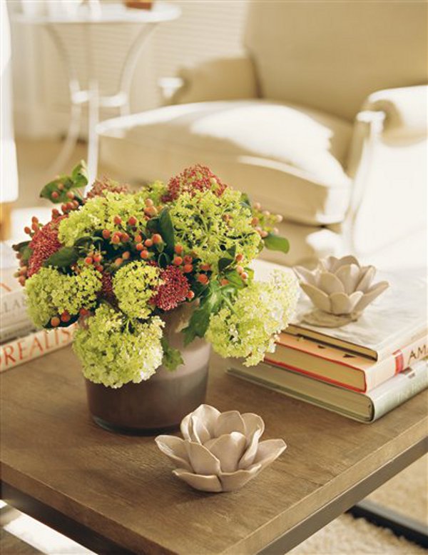 WAYS TO MAKE THE PERFECT COFFEE TABLE VIGNETTE 3