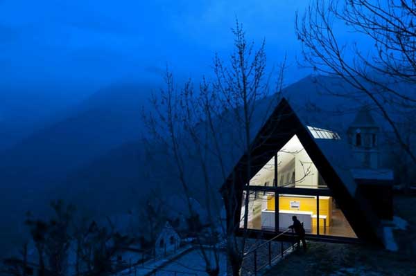 House-in-The-Pyrenees (5)