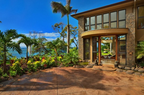 Jewel of Kahana Beach House 11