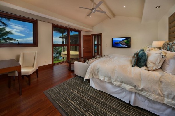 Jewel of Kahana Beach House 13