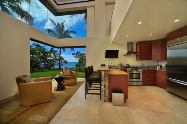 Jewel of Kahana Beach House 16