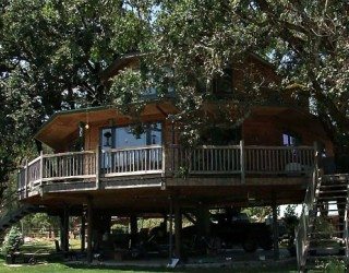 Largest Tree House in the World is a Perfect Summer Retreat