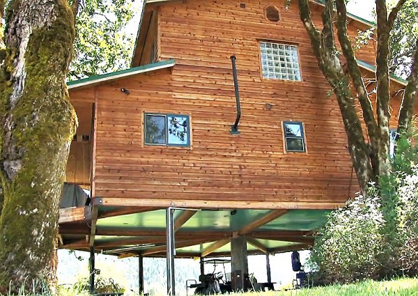 Largest Tree House in the World 4