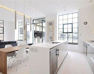 Sophisticated Clink Street Flat 1