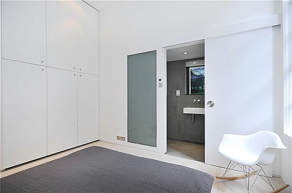 Sophisticated Clink Street Flat 13