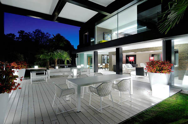 Spectacular-Modern-Villa-3