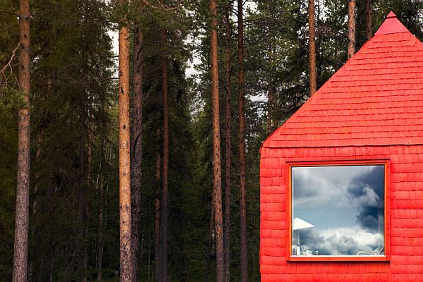 Sweeden-Treehotel-Blue-Cone-4