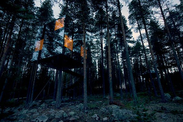 mirror-cube-tree-hotel