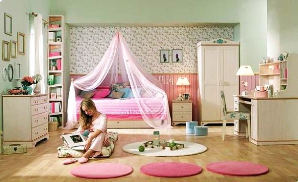 teen girls room floral