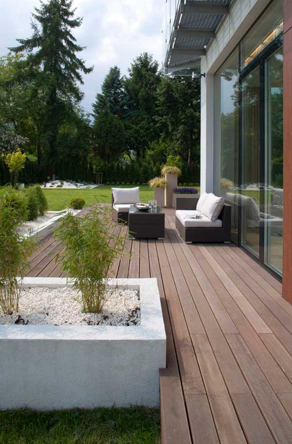 Contemporary Eko Park Apartment Decked Garden