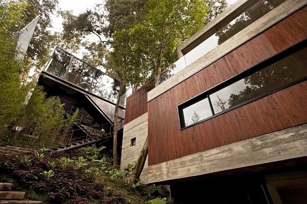 Corallo House by Paz Arquitectura - concrete glass wooden exterior