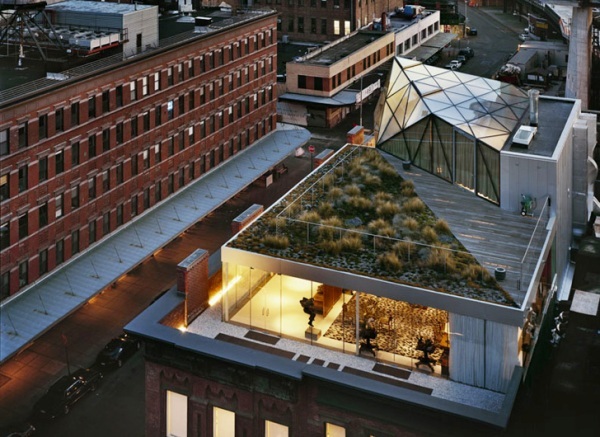 Green-Roofed-Penthouse-Apartment-1