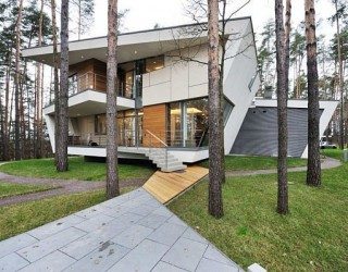 House in the Woods Offers Lots of Tranquility