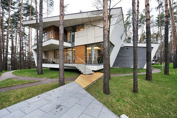 House in the Forest, Moscow - front view