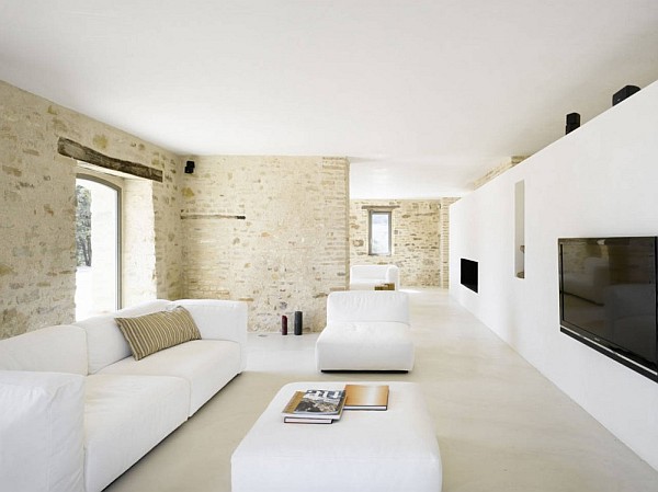 Italian-House-Renovation-white-living-room-design