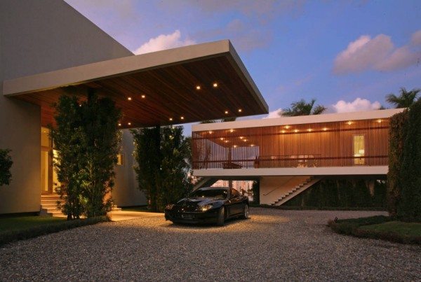 La-Gorce-Residence-in-Miami-1-600x403