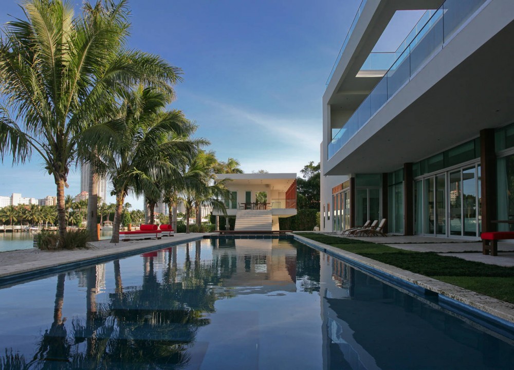 La Gorce Residence in Miami exterior pool