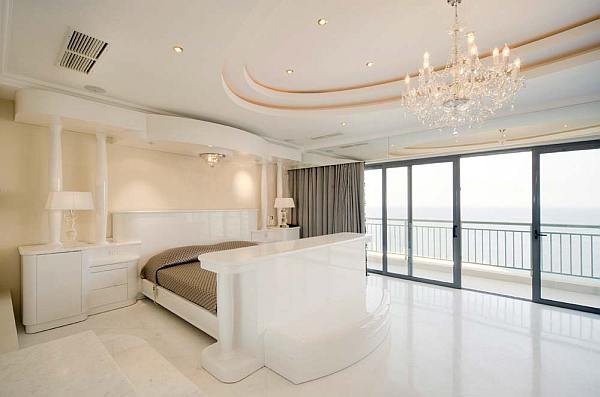 Luxury-penthouse-white-bedroom-with-marble