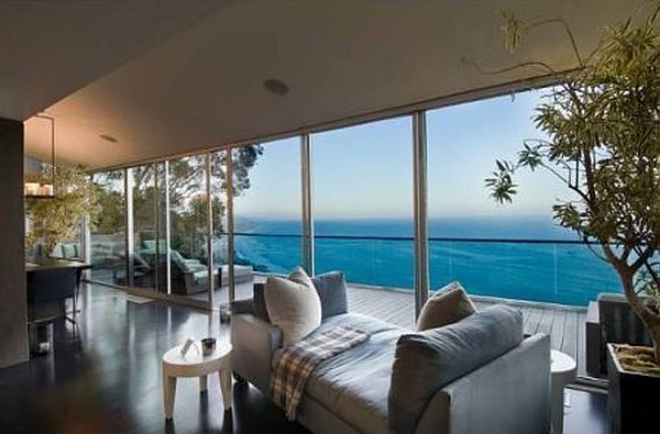 Malibu Contemporary Villa - glassy modern living area