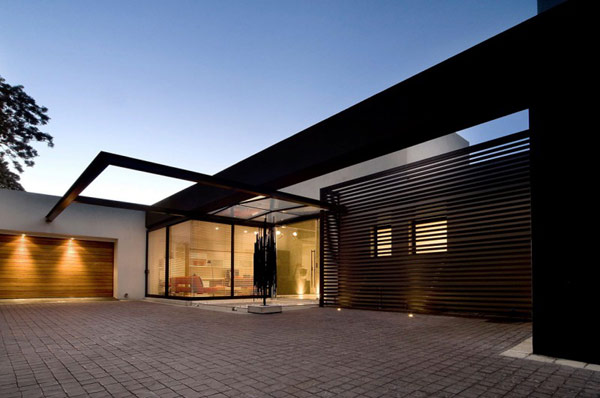 Moss Oaklands Residence glass entry hall