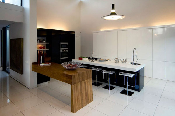 Moss Oaklands Residence white kitchen design