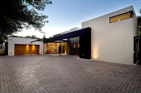 Moss Oaklands Residence wooden garage