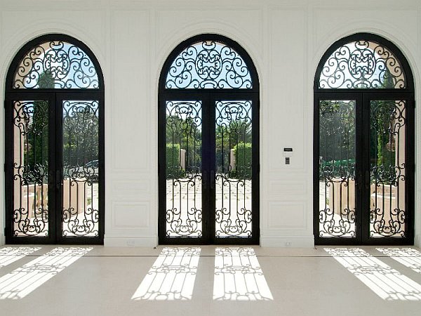 Palm-Beach-Mansion-glass-doors