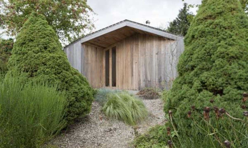 Modern Garden Shed in the Netherlands: Poplar Garden House