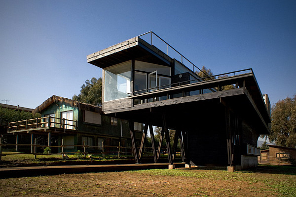 Tacna-Hill-Beach-House-wooden-exterior