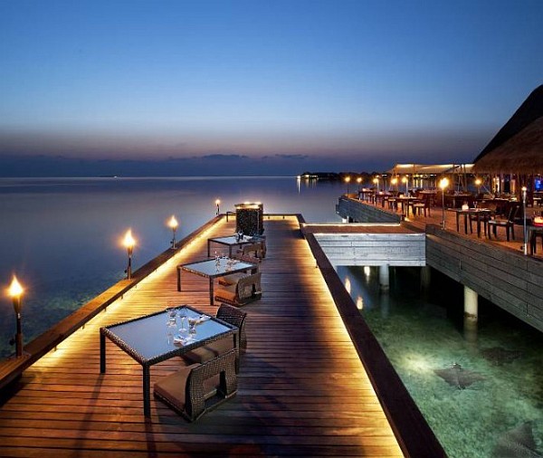 W-Retreat-and-Spa-in-Maldives-posh-dining-experience