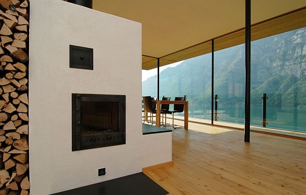 Wohnhaus Am Walensee Swiss House contemporary dining room area