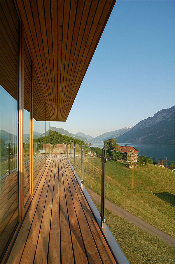 Wohnhaus Am Walensee Swiss House wooden decks with glass