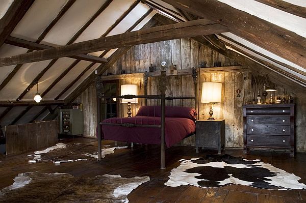 attic-bedrooms-with-leather-and-wood-beams