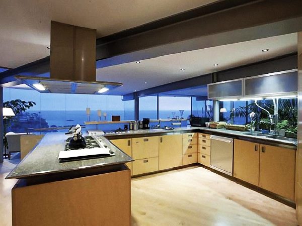 beach-house-with-ultra-modern-kitchen-and-stunning-views