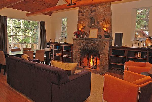 classic cottage living room design