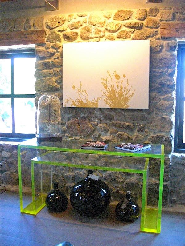 Brillant Acrylic Console Table