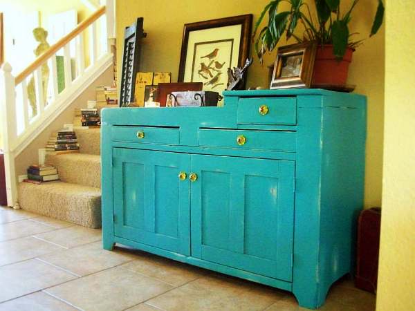 DIY-distressed-buffet-design